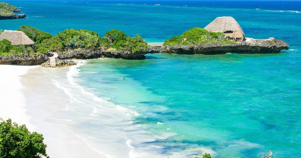 Can you combine safari and beach in Kenya
